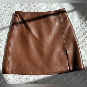 Aritzia - Sunday Best Tatiana mini skirt in Cognac - Size 0 🍁